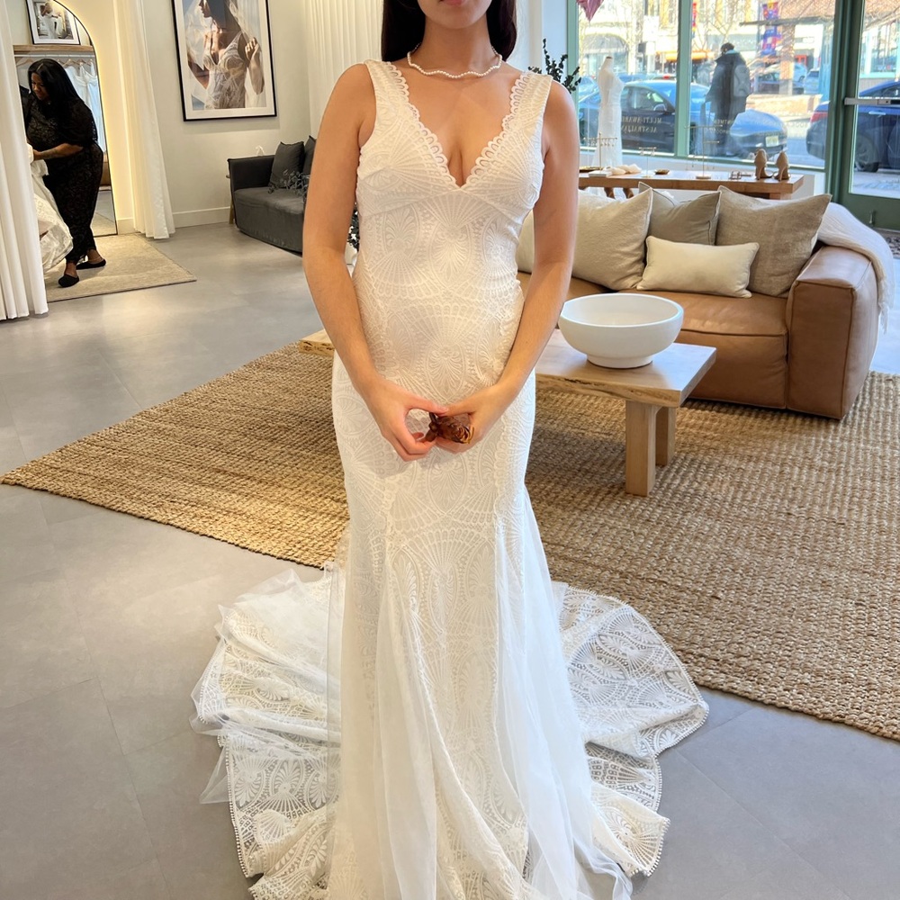 Elegant White Lace Wedding Dress | Grace Loves Lace Sienna Dress | Size S - Picture 2 of 10